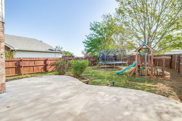 2105 Fountain Drive, Lewisville, TX 75067