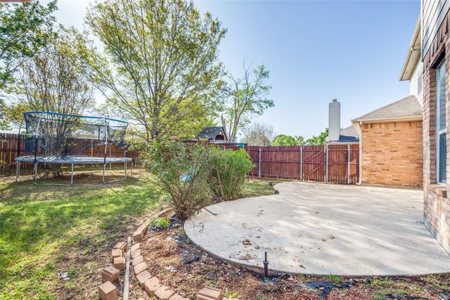 2105 Fountain Drive, Lewisville, TX 75067