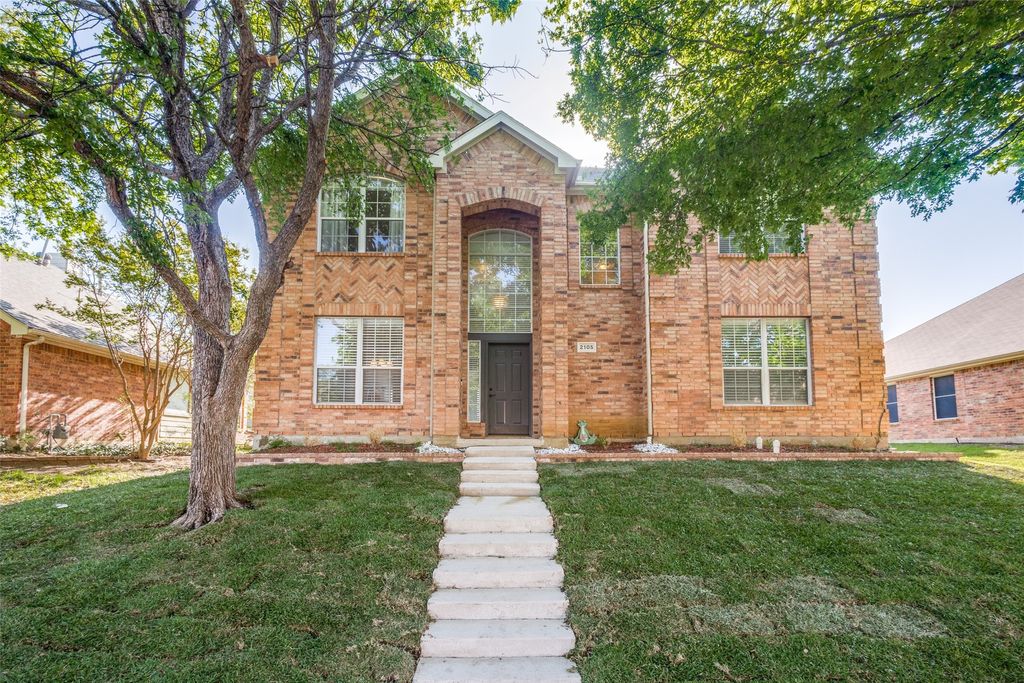 2105 Fountain Drive, Lewisville, TX 75067