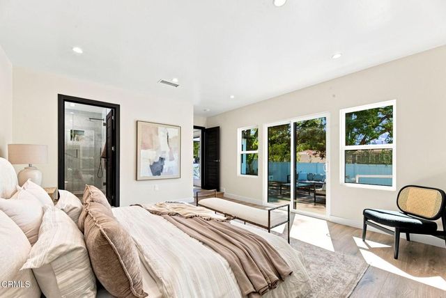 3942 Los Olivos Lane, Glendale, CA 91214
