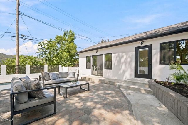 3942 Los Olivos Lane, Glendale, CA 91214