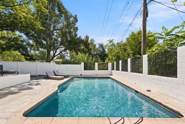 3942 Los Olivos Lane, Glendale, CA 91214