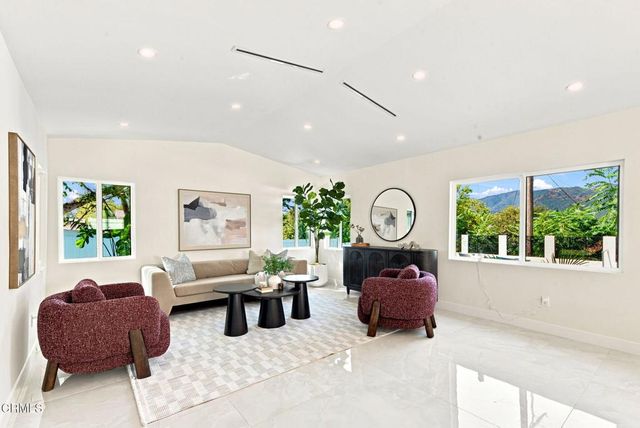 3942 Los Olivos Lane, Glendale, CA 91214