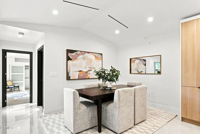 3942 Los Olivos Lane, Glendale, CA 91214