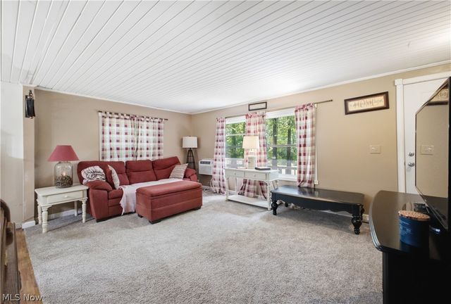 5018 Fairfield School Road, Columbiana, OH 44408