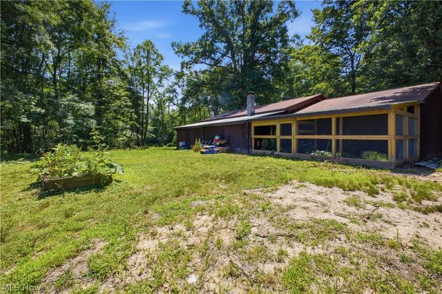 5018 Fairfield School Road, Columbiana, OH 44408