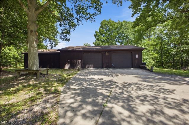 5018 Fairfield School Road, Columbiana, OH 44408