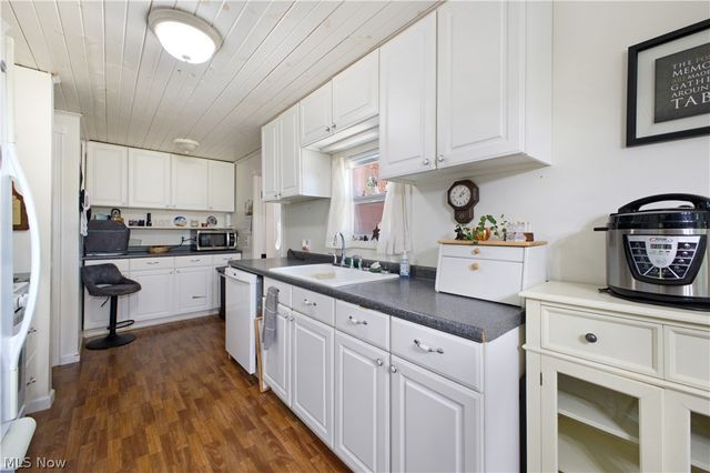 5018 Fairfield School Road, Columbiana, OH 44408