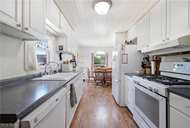 5018 Fairfield School Road, Columbiana, OH 44408