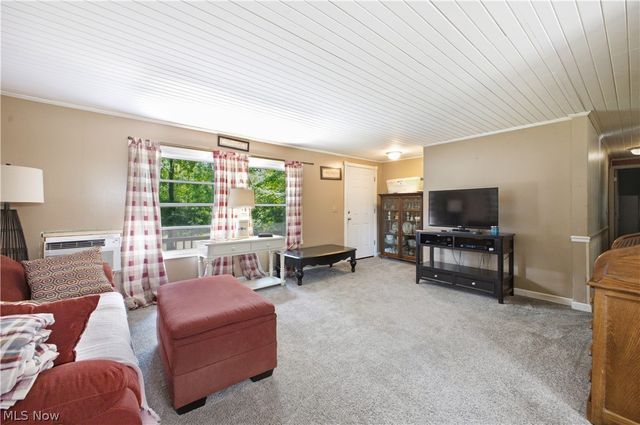 5018 Fairfield School Road, Columbiana, OH 44408