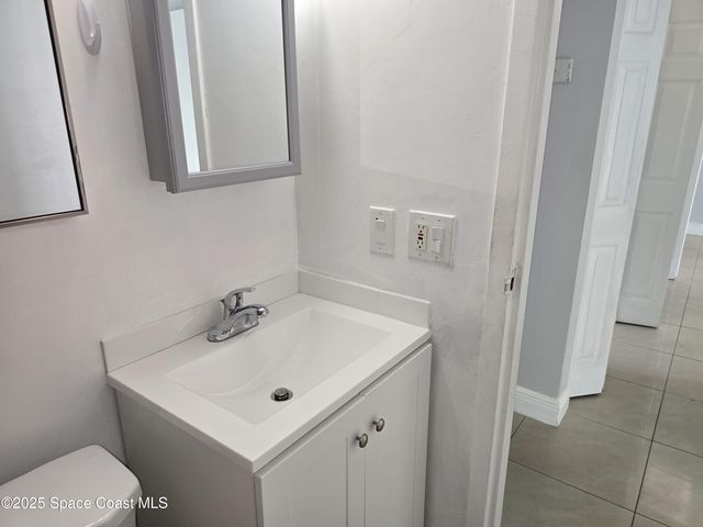 250 N Banana River Drive B8, Merritt Island, FL 32952