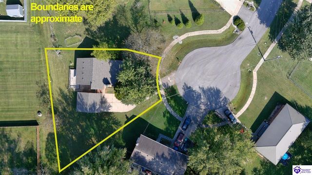 1362 Darlene Circle, Radcliff, KY 40160