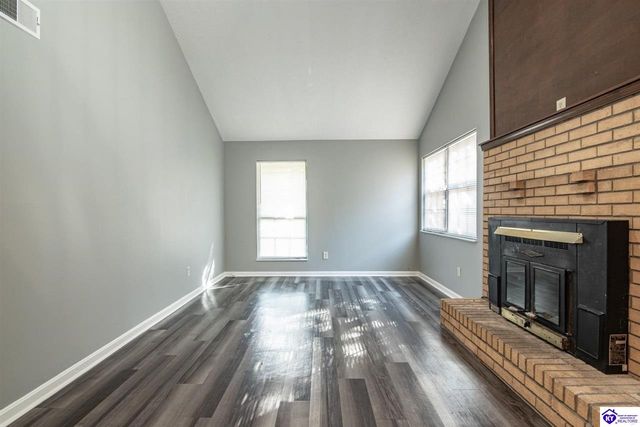 1362 Darlene Circle, Radcliff, KY 40160