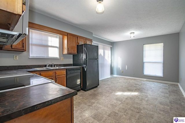 1362 Darlene Circle, Radcliff, KY 40160