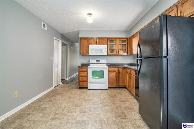 1362 Darlene Circle, Radcliff, KY 40160