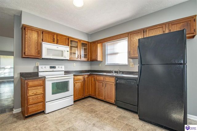 1362 Darlene Circle, Radcliff, KY 40160