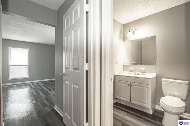 1362 Darlene Circle, Radcliff, KY 40160