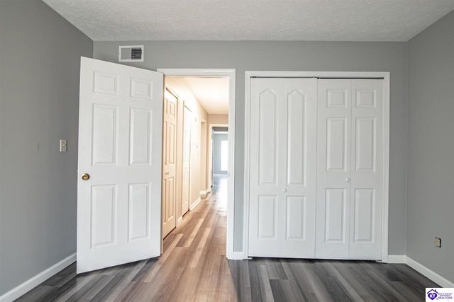 1362 Darlene Circle, Radcliff, KY 40160