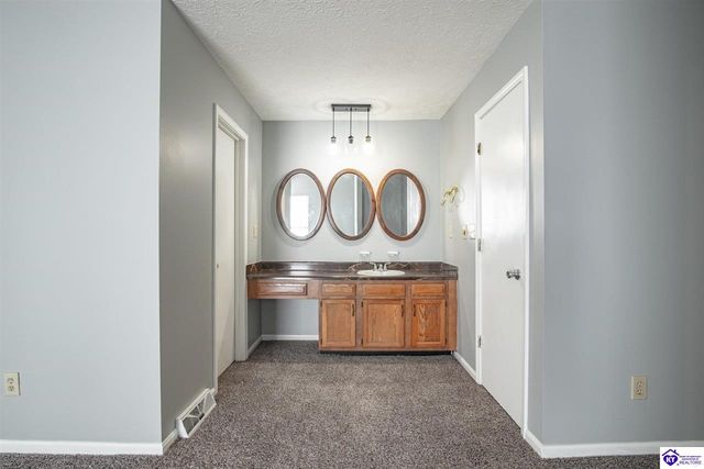 1362 Darlene Circle, Radcliff, KY 40160