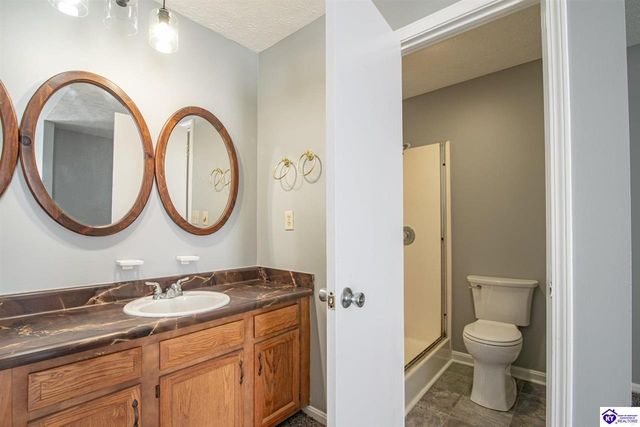 1362 Darlene Circle, Radcliff, KY 40160