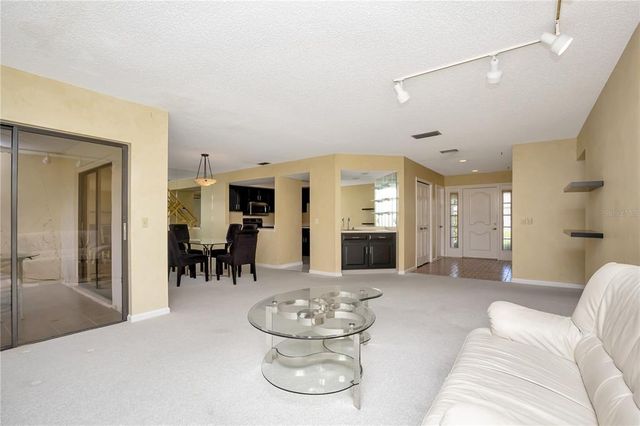 18807 TOURNAMENT TRAIL, Tampa, FL 33647
