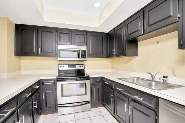 18807 TOURNAMENT TRAIL, Tampa, FL 33647