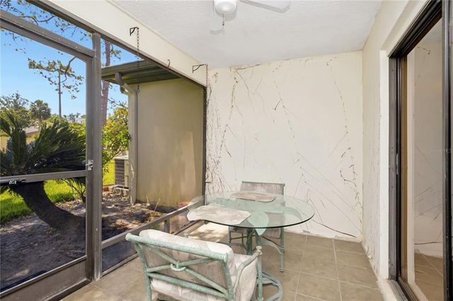 18807 TOURNAMENT TRAIL, Tampa, FL 33647