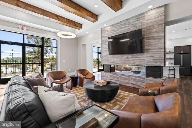 2802 PINEWOOD LN, Harrisburg, PA 17110