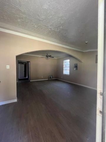 411 Richard Street, Coldspring, TX 77331