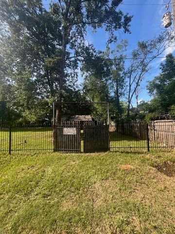 411 Richard Street, Coldspring, TX 77331