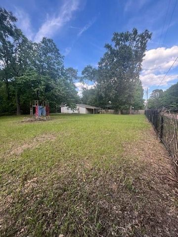 411 Richard Street, Coldspring, TX 77331