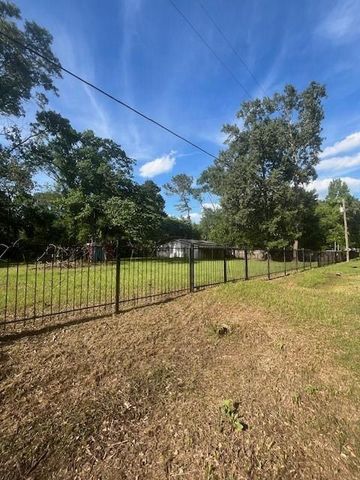411 Richard Street, Coldspring, TX 77331