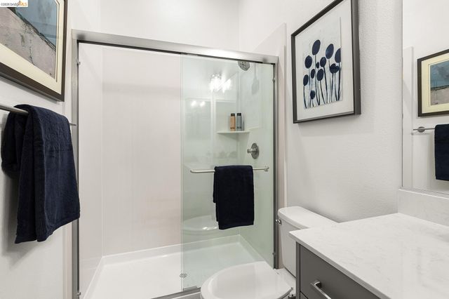 28970 Parkridge Loop 118, Hayward, CA 94544