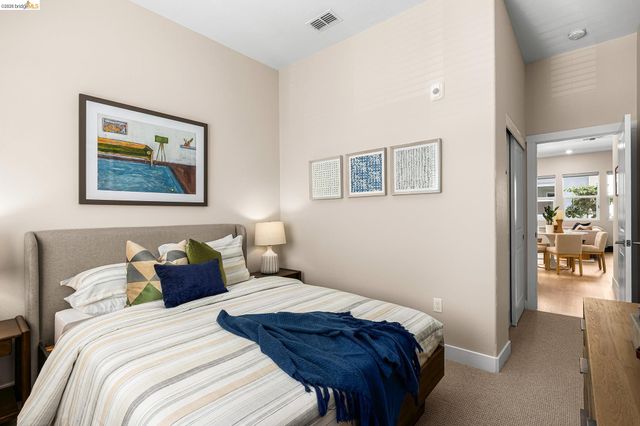 28970 Parkridge Loop 118, Hayward, CA 94544
