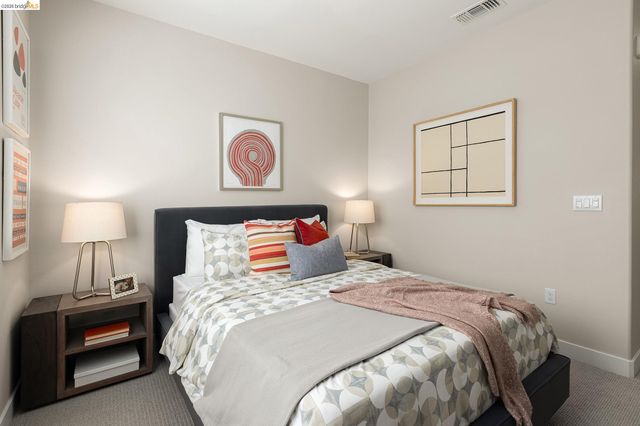 28970 Parkridge Loop 118, Hayward, CA 94544