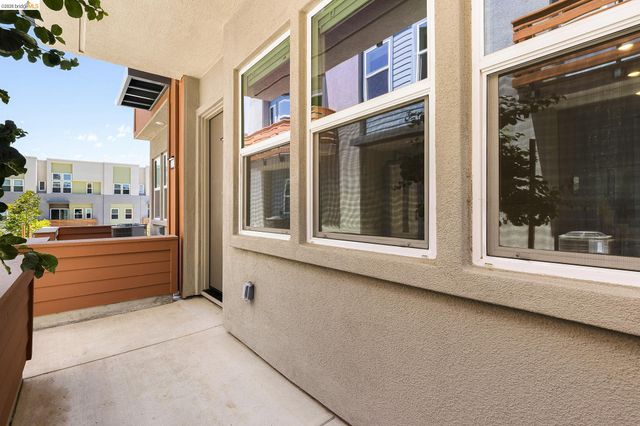 28970 Parkridge Loop 118, Hayward, CA 94544