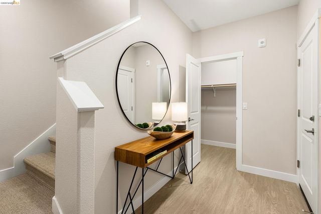 28970 Parkridge Loop 118, Hayward, CA 94544