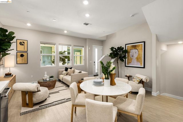 28970 Parkridge Loop 118, Hayward, CA 94544
