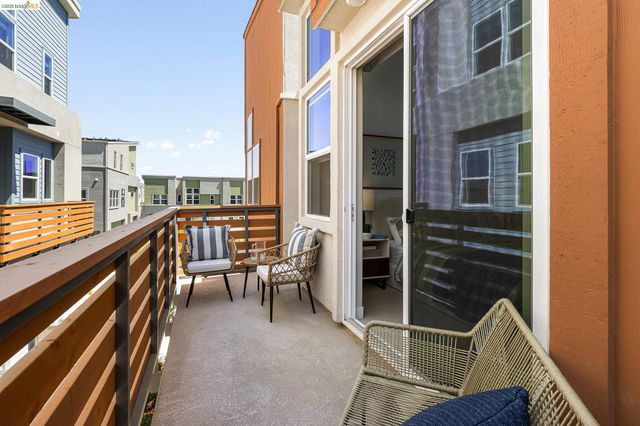 28970 Parkridge Loop 118, Hayward, CA 94544