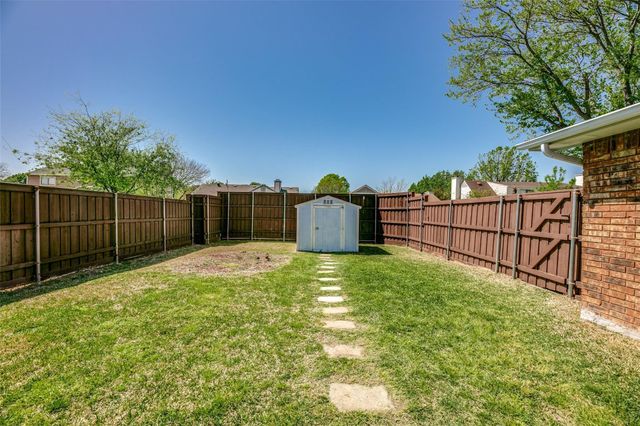 1525 Meandering Way, Garland, TX 75040