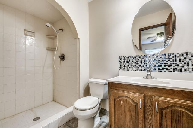 1525 Meandering Way, Garland, TX 75040