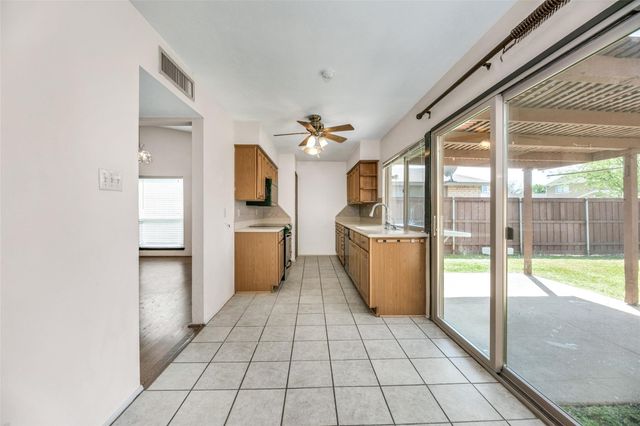 1525 Meandering Way, Garland, TX 75040