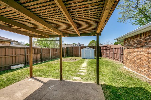 1525 Meandering Way, Garland, TX 75040