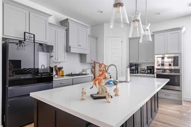 8499 International Falls Drive, Porter, TX 77365