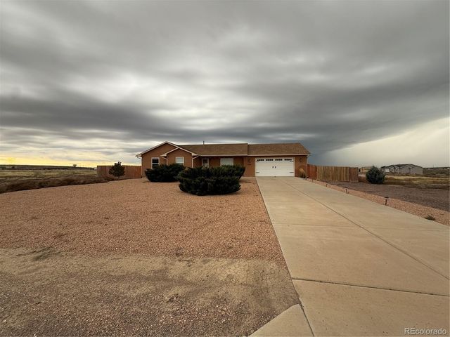 1676 E Parlin Drive, Pueblo West, CO 81007