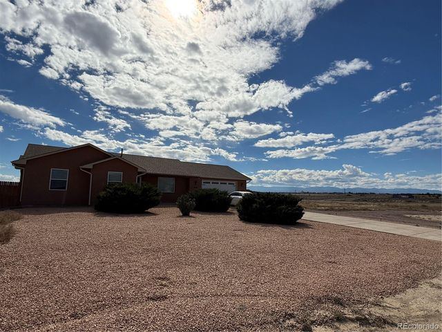 1676 E Parlin Drive, Pueblo West, CO 81007