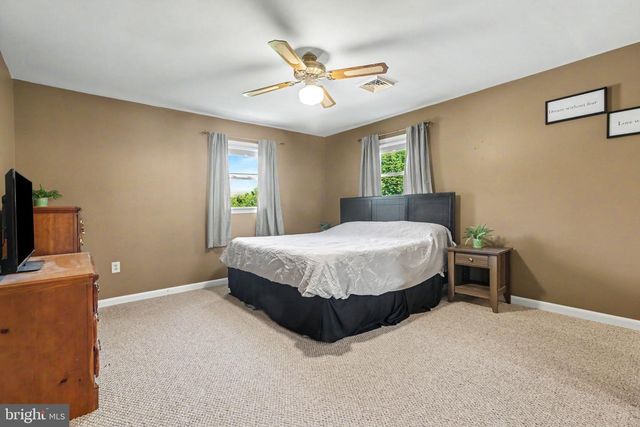 501 BENYOU LN, New Cumberland, PA 17070