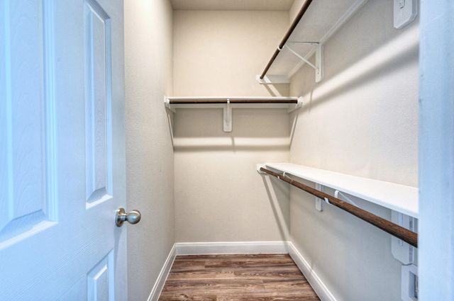 9175 Inwood, Willis, TX 77318