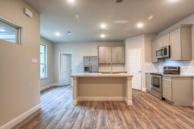9175 Inwood, Willis, TX 77318