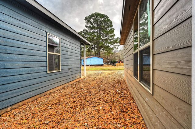9175 Inwood, Willis, TX 77318